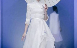 巴黎汉服穿搭图片女，巴黎汉服穿搭图片女生