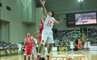 易建联nba小牛几号，易建联nba小牛几号上场